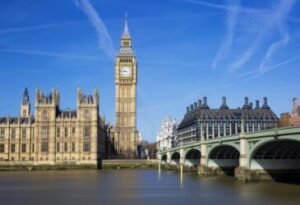 Thinking of studying in the UK after your A/Ls or bachelor’s degree? You’re not alone. Every year, thousands of Sri Lankan students choose the UK as their top study destination because of its world-class universities, globally recognized degrees and excellent career opportunities. If you’re planning to apply for 2026 intakes, here’s your complete guide.