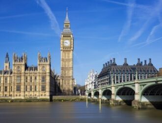 big-ben-houses-parliament-london-uk_268835-1400